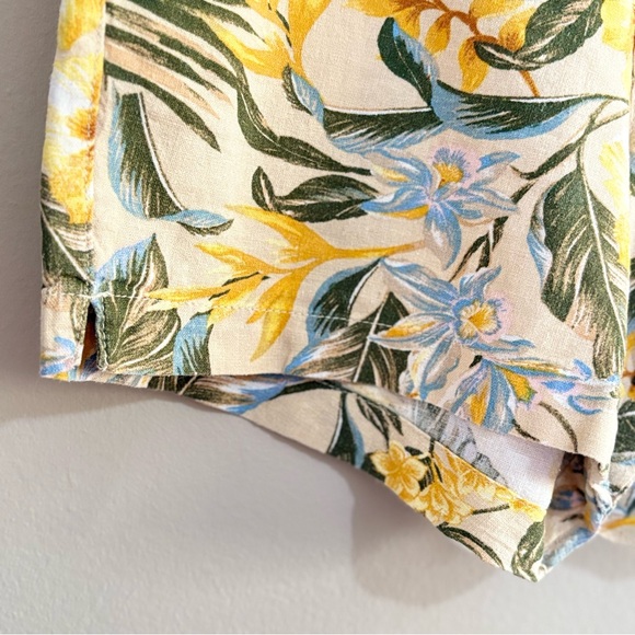 Old Navy Mid-Rise Linen Blend Yellow & Green Floral Shorts 5” - Picture 4 of 15